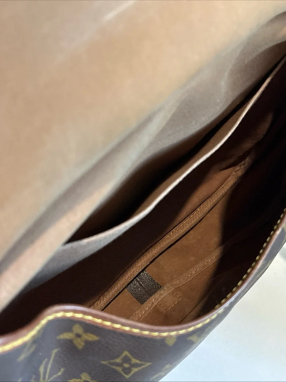 Louis Vuitton FH0950 Saumur 30 Brown Monogram Crossbody Bag - Picture 11 of 16